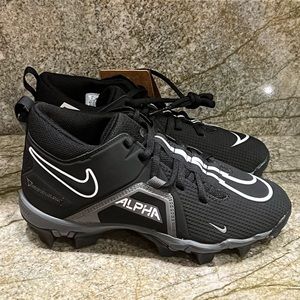 NEW Size 5y WIDE YOUTH Nike Youth Alpha Menace 3 Shark BG W Football Cleats Boys